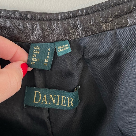 Danier Women’s Black 100% Leather Straight-Leg Pants Size 2 High Rise- bikercore - Picture 8 of 10